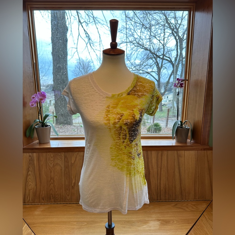BCBGMaxAzria Women’s Short Sleeve Graphic Tee Yellow Print XS